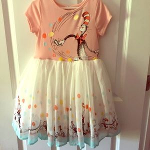 Adorable Dr Seuss Dress size 5T make an offer!